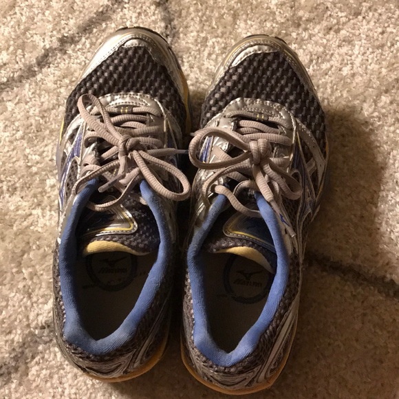 Mizuno Women’s Running Shoes - Picture 1 of 6